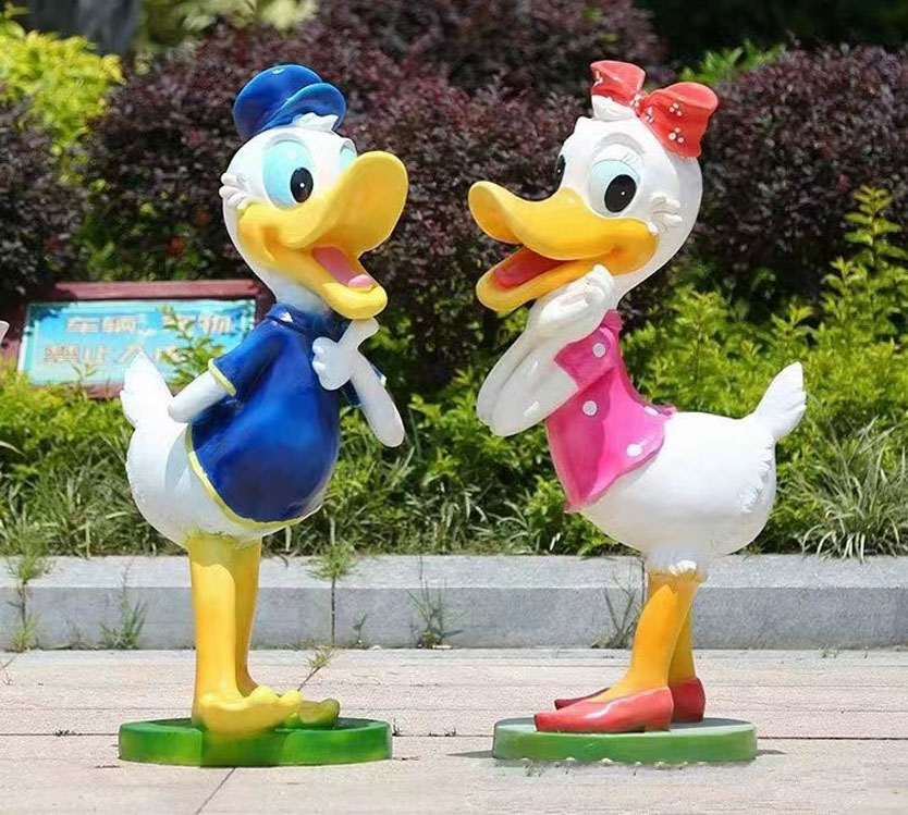 绵阳玻璃钢卡通彩绘雕塑厂家