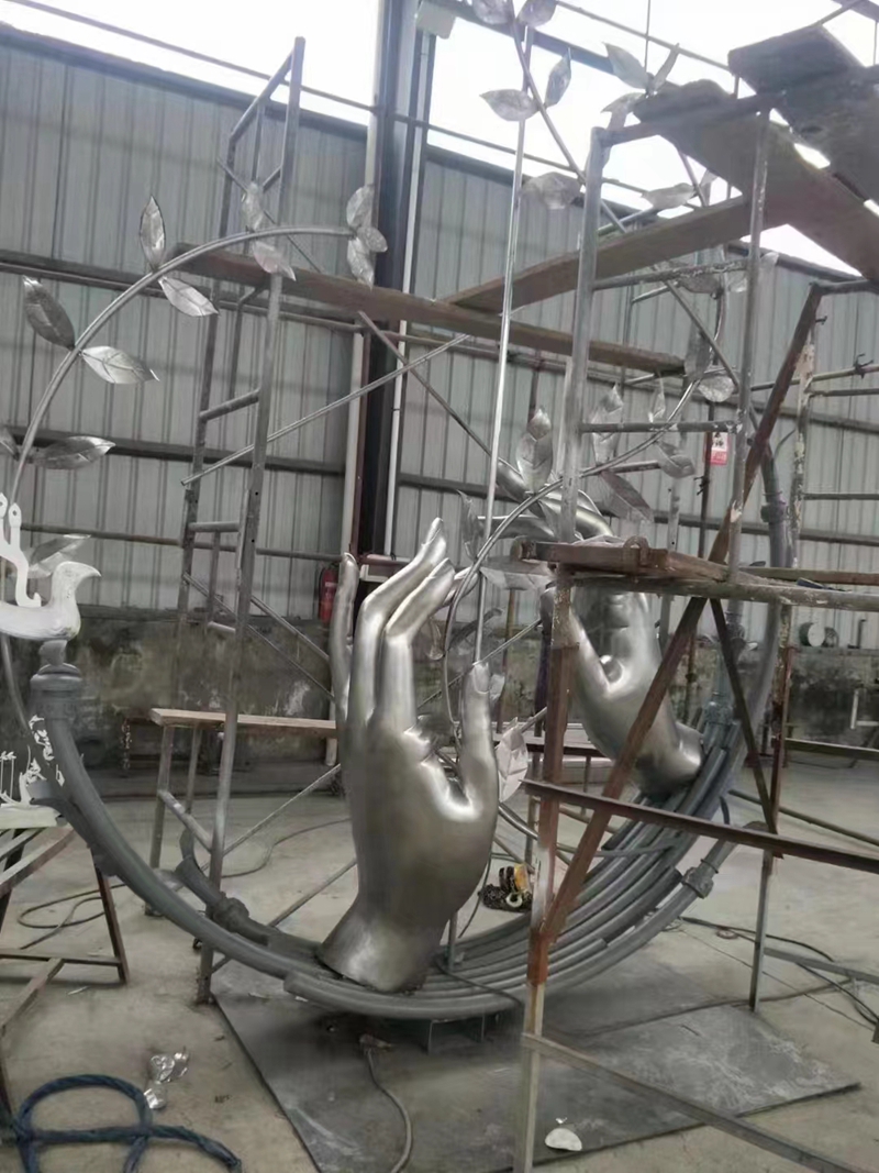 不锈钢镜面雕塑